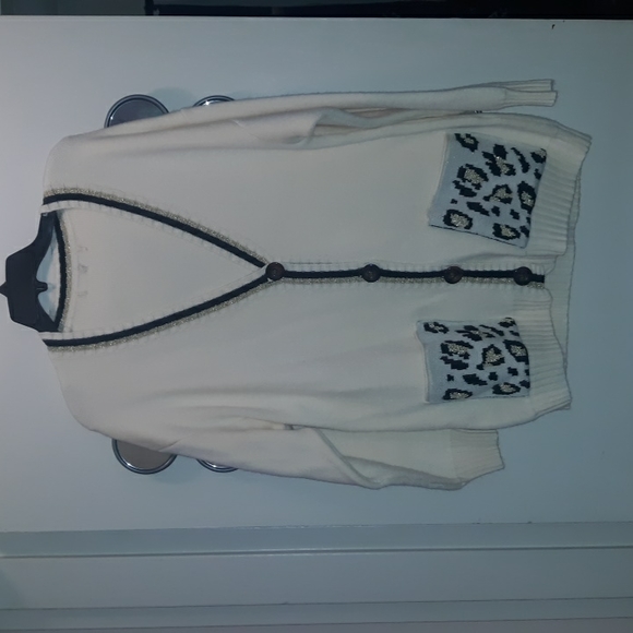 Sweaters - 🌺NEW CARDIGAN